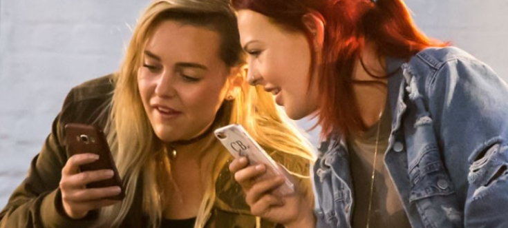 girls playing online bingo screenshot